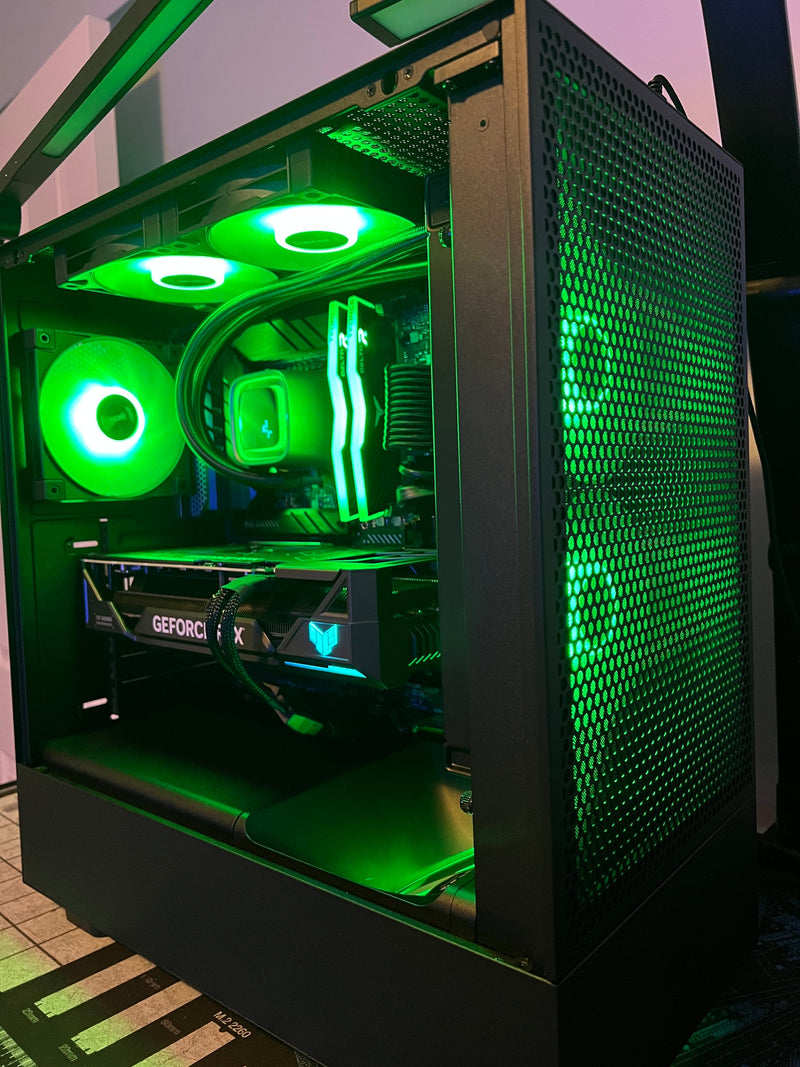 Gaming Zone Level 4 - Gaming Computer (Intel® Core™ i7-14700K Processor, NVIDIA GeForce RTX™ 5080)