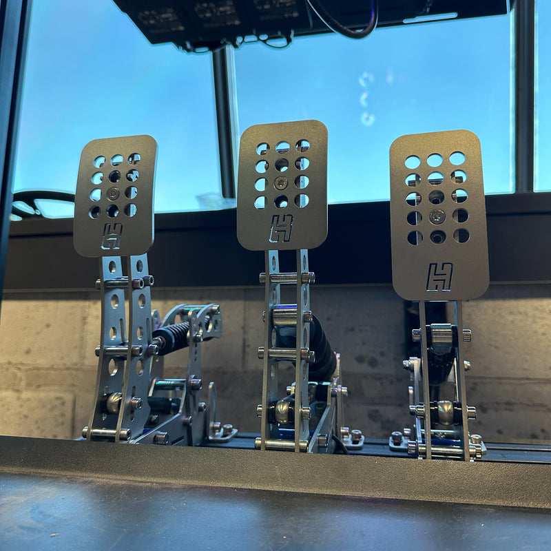 The Apex Room | Pro-Grade Simulator for Individual Rentals